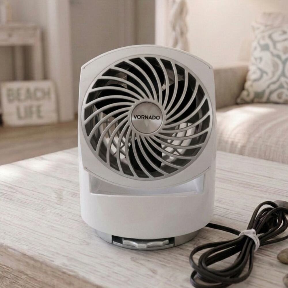 Vornado Flippi V6 Personal Air Circulator Compact Desk Table Fan